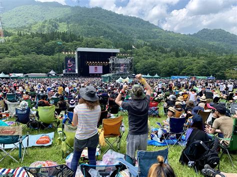   Fuji Rock Festival: เมื่อเสียงดนตรี ดังก้องท่ามกลางหุบเขาและความทรงจำอันลือลั่น